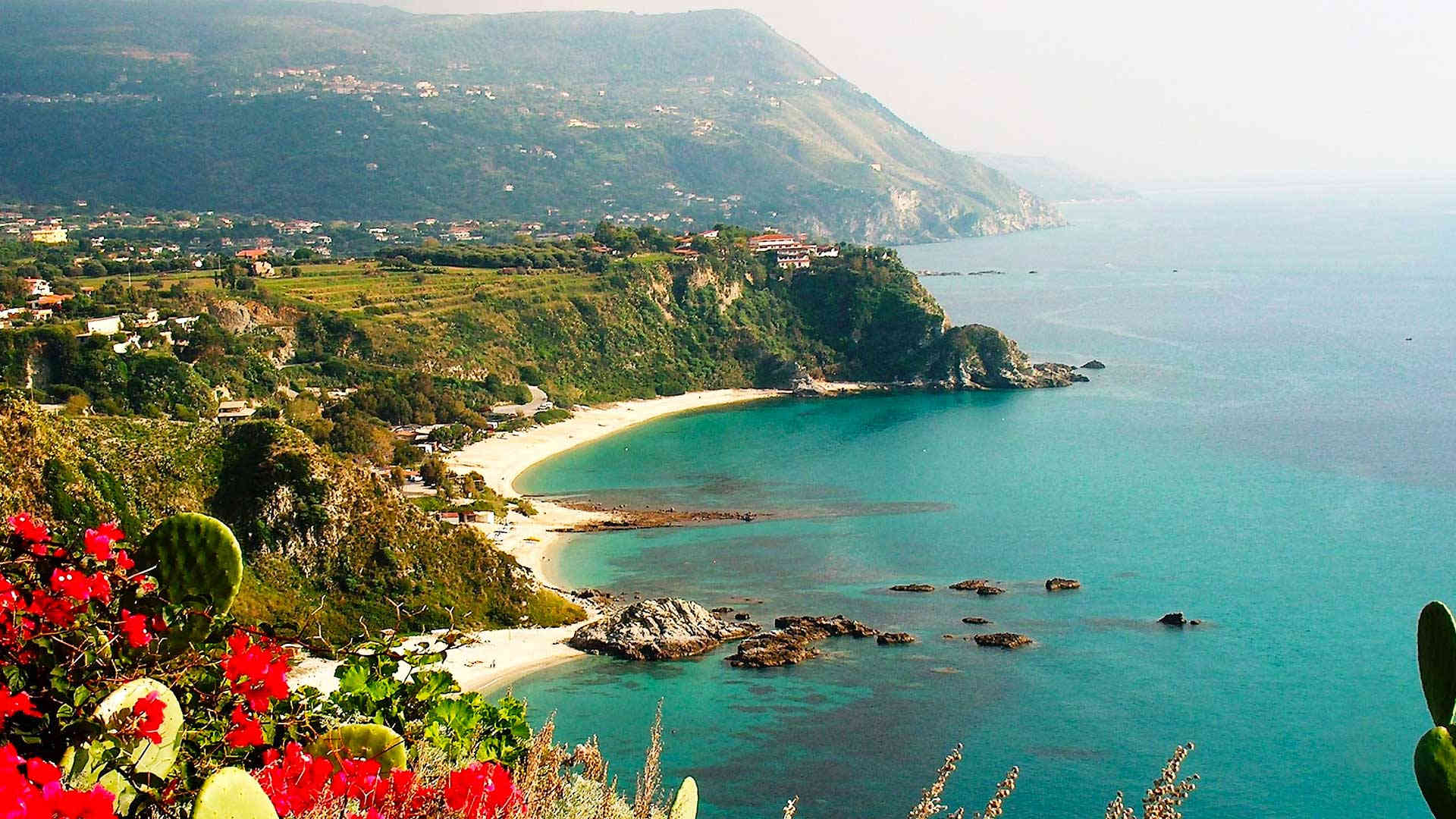 …benvenuti sulla “Costa degli Dei” fra Tropea e Capo Vaticano…